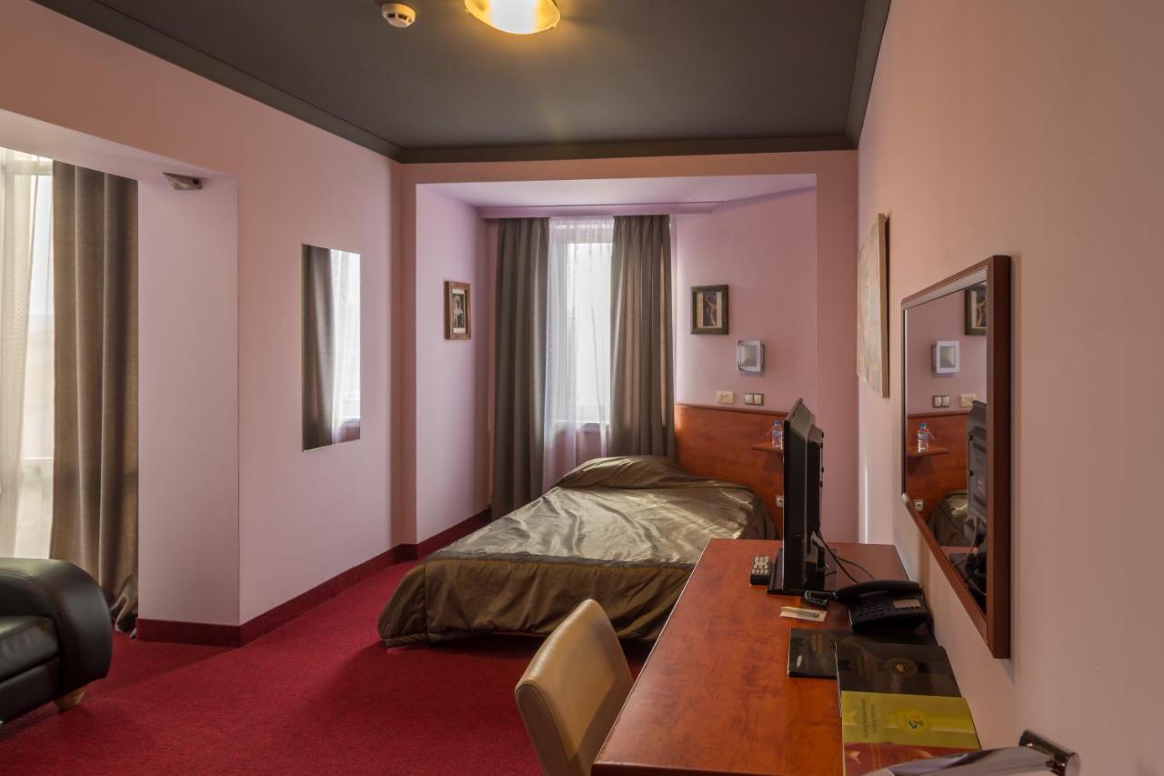 Diplomat Plaza Hotel & Resort Lukovit Exterior foto